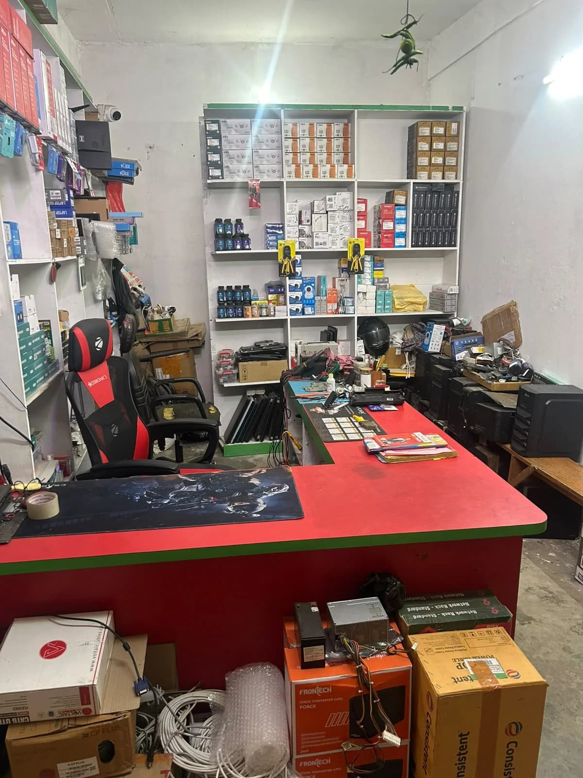 Inside Sharma Computer hardware repair and CCTV servicing lab opposite Bapu PG College in Pipiganj