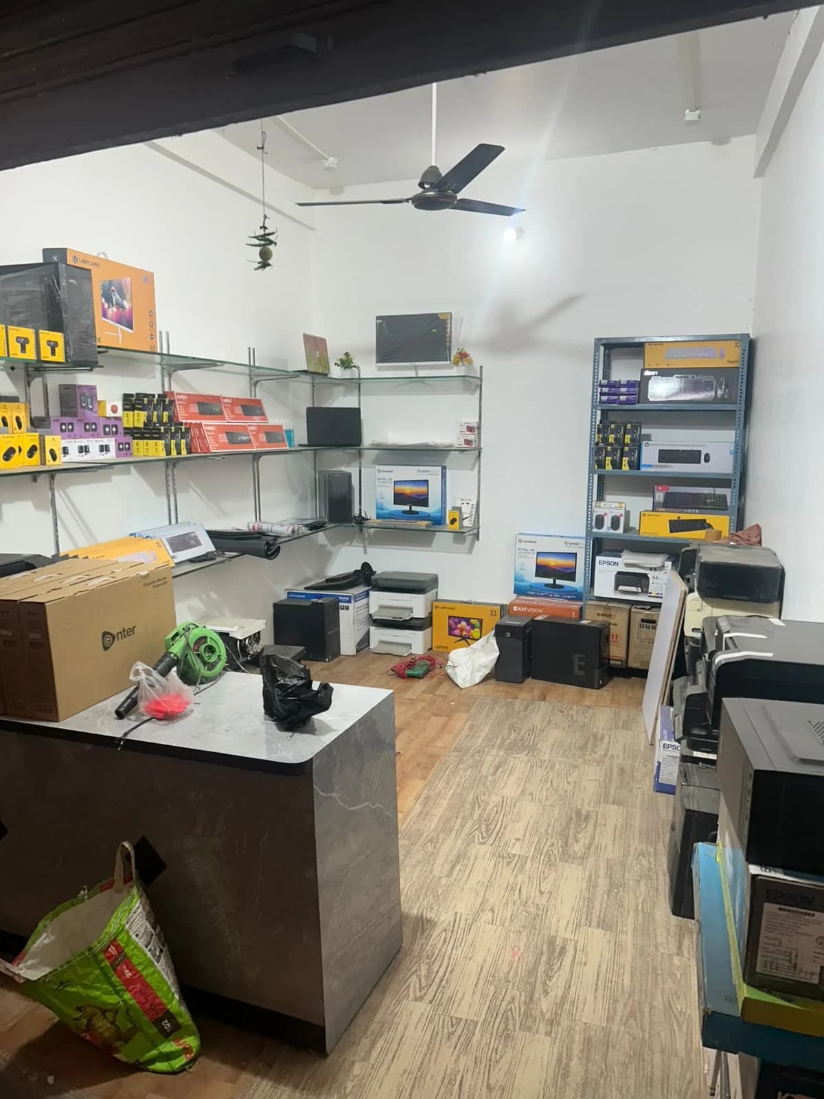 Sharma Computer (शर्मा कंप्यूटर) showroom and PC accessories store in Bapu ITI Complex, Pipiganj